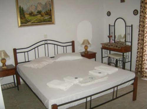 Yannis Pothoulakis Apartments Almirida Esterno foto